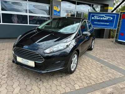 Gebraucht Ford Fiesta 100 PS (73 kW) 2014 Schwarz Kleinwagen