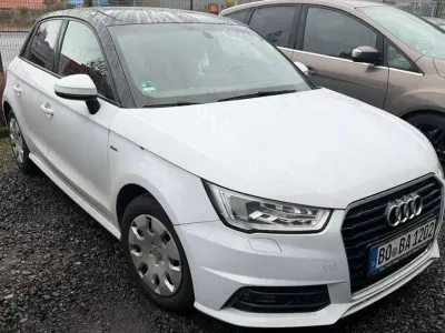 Gebraucht Audi A1 Sportback Sport 95 PS (69 kW) 2015 Weiß Kleinwagen