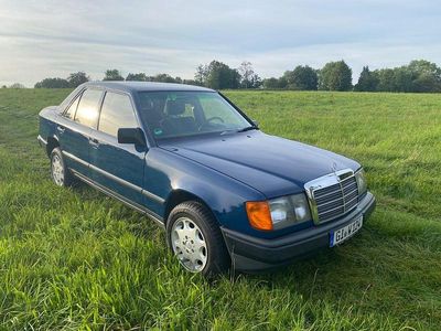 Blau Gebraucht 1988 Mercedes E200 Limousine | 3.500 €