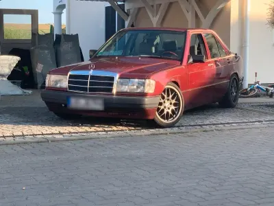 Gebraucht Mercedes 190 102 PS (75 kW) 1989 Rot Limousine