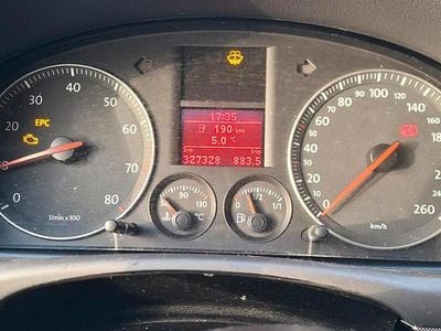 Gebraucht VW Touran 115 PS (84 kW) 2005 Silber Van / Kleinbus