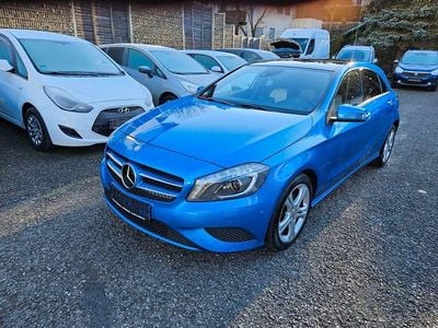 Gebraucht Mercedes A200 136 PS (100 kW) 2013 Blau Limousine