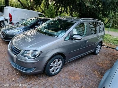 Begagnad VW Touran 140 HK (102 kW) 2010 Andere farben Minibuss