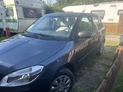 Gebraucht Skoda Fabia 60 PS (44 kW) 2011 Limousine