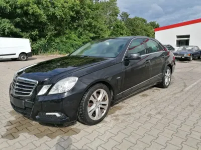 Gebraucht Mercedes E250 Avantgarde 204 PS (150 kW) 2009 Schwarz Limousine