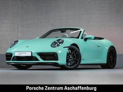 Porsche 911 Carrera 4 GTS