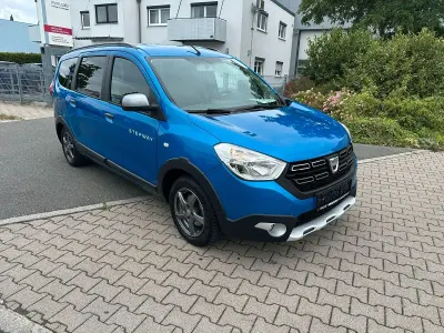 Gebraucht Dacia Lodgy Celebration 116 PS (85 kW) 2017 Blau Van / Kleinbus