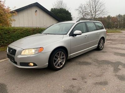Silber Gebraucht 2007 Volvo V70 Kombi | 5.400 €