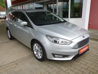 Gebraucht Ford Focus Titanium 125 PS (91 kW) 2017 Silber Limousine