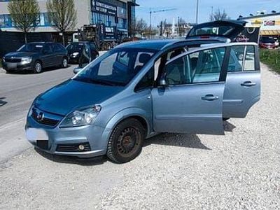 Usata Opel Zafira 140 CV (102 kW) 2006 Grigio Monovolume
