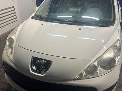 Gebraucht Peugeot 207 112 PS (82 kW) 2009 Weiß Limousine