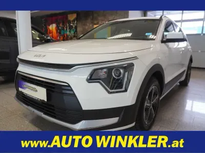 Gebraucht Kia Niro 141 PS (103 kW) 2023 Weiß SUV