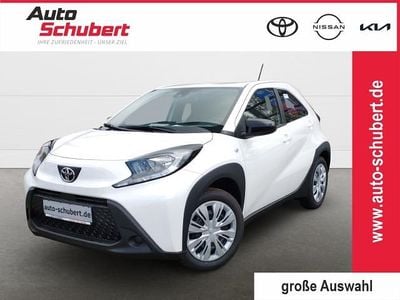 Neu Toyota Aygo X Business Edition 72 PS (52 kW) 2025 Weiss SUV