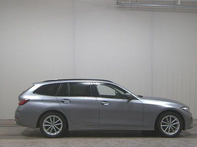 Usata BMW 320 Sport Line 190 CV (139 kW) 2023 Grigio Station wagon