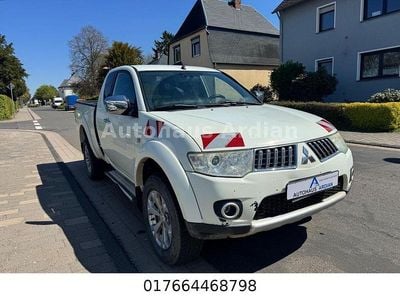 Gebraucht Mitsubishi L200 Intense 178 PS (130 kW) 2011 Weiß Pickup