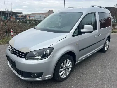 Gebraucht VW Caddy Highline 140 PS (102 kW) 2013 Silber Van / Kleinbus