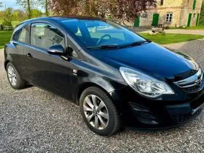 Gebraucht Opel Corsa 69 PS (50 kW) 2013 Schwarz Kleinwagen