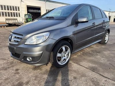 Gebraucht Mercedes B180 116 PS (85 kW) 2010 Grau Van / Kleinbus