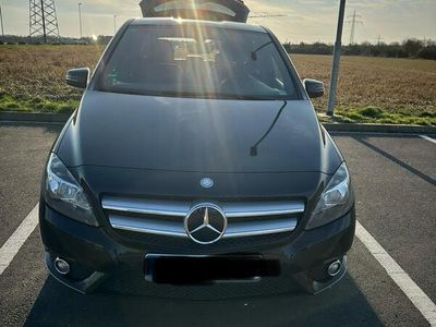 Mercedes B200