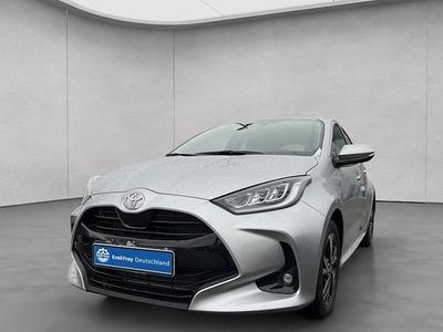 Neu Toyota Yaris Hybrid 116 PS (85 kW) 2025 Silber Limousine