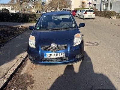 Gebraucht Toyota Yaris 87 PS (63 kW) 2007 Blau Kleinwagen