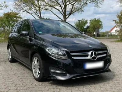 Gebraucht Mercedes B180 109 PS (80 kW) 2015 Schwarz Van / Kleinbus