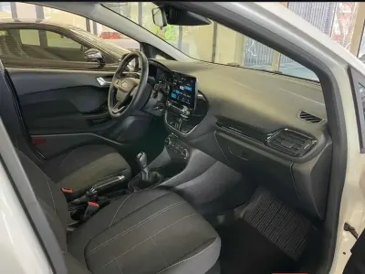 Gebraucht Ford Fiesta Cool & Connect 86 PS (63 kW) 2019 Weiß Kleinwagen