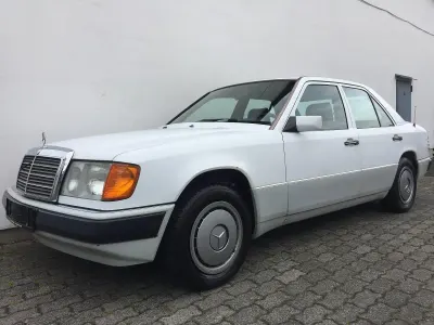 Brugt Mercedes E200 118 HK (86 kW) 1992 Hvid Sedan