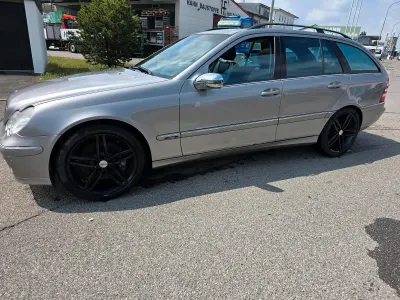 Gebraucht Mercedes C230 Avantgarde 203 PS (149 kW) 2005 Andere farben Kombi