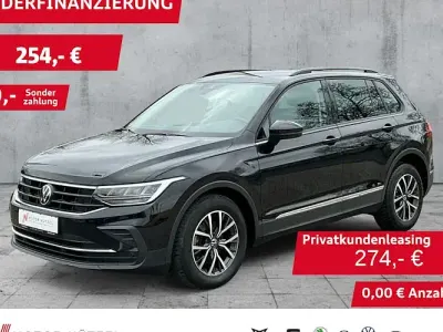 Gebraucht VW Tiguan Life 150 PS (110 kW) 2023 Schwarz SUV