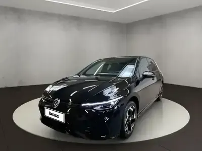 Neu VW Golf VIII R 150 PS (110 kW) 2026 Grenadillschwarz metallic Limousine