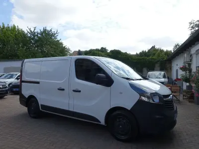 Gebraucht Opel Vivaro 120 PS (88 kW) 2018 Weiß Van / Kleinbus