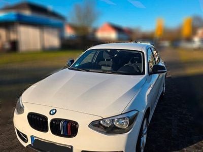 Gebraucht BMW 116 Sport Line 136 PS (100 kW) 2014 Weiß Kleinwagen