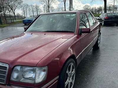 Brugt Mercedes E220 1994 Rød Sedan
