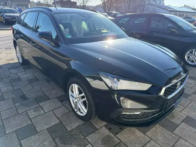 Gebraucht Seat Leon Style 150 PS (110 kW) 2024 Mitternachtsschwarz Kombi
