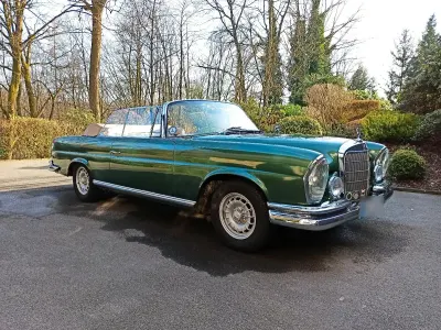 Gebraucht Mercedes 220 120 PS (88 kW) 1962 Grün Cabrio