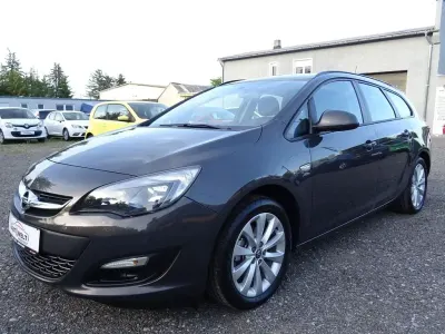 Gebraucht Opel Astra Active 140 PS (102 kW) 2013 Grau Kombi