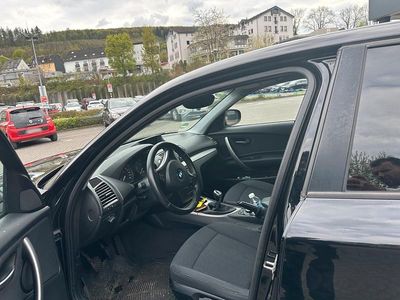 Second-hand BMW 320 143 CP (105 kW) 2010 Negru Hatchback