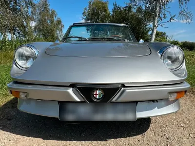 Gebraucht Alfa Romeo Spider 103 PS (75 kW) 1986 Silber Cabrio