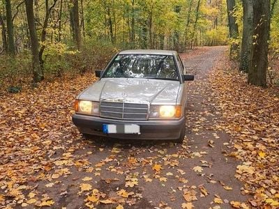 Gebraucht Mercedes 190 109 PS (80 kW) 1990 Silber Limousine