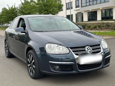 gebraucht VW Jetta 2.0TDI 140PS Diesel Limousine 89.000km•SHZ•PDC•Navi•