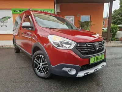 Gebraucht Dacia Dokker Stepway 131 PS (96 kW) 2021 Rot Van / Kleinbus