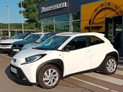 Gebraucht Toyota Aygo X X-play 72 PS (52 kW) 2022 Weiß SUV