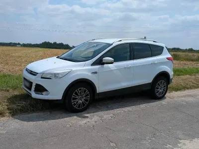 Gebraucht Ford Kuga 163 PS (119 kW) 2013 Weiß SUV
