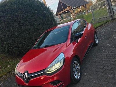 Gebraucht Renault Clio IV Luxe 90 PS (66 kW) 2017 Rot Kleinwagen