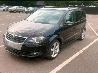 Gebraucht VW Touran 140 PS (102 kW) 2010 Schwarz Van / Kleinbus