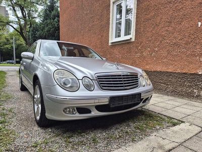Mercedes E200