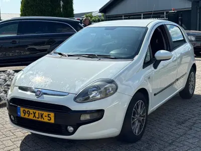 Gebraucht Fiat Punto Evo 84 PS (61 kW) 2012 Weiß Kleinwagen