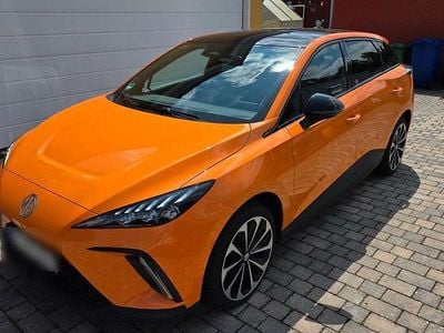 Orange Gebraucht 2023 MG MG4 EV Luxury Kleinwagen | 20.500 € (Guter Preis)