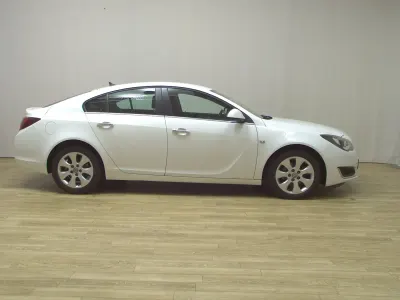 Gebraucht Opel Insignia Business 140 PS (102 kW) 2015 Schneeweiss/summitwhite/arctic Limousine